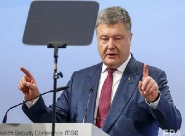 Порошенко заявил, что даст поручение провести в каждое село Украины широкополосный интернет