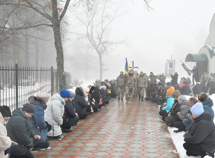 Славутич провів в останній шлях загиблого Героя Володимира Усика 