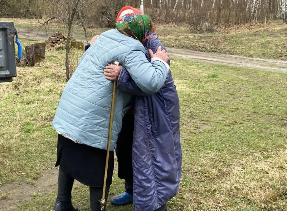 «Терпіла до останнього, аж поки не почало вибухати в кінці городу»: Історія евакуації пенсіонерки з Чернігівщини