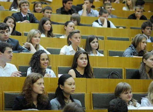 У Верховній раді хочуть скасувати вечірню та заочну форми здобуття вищої освіти фото