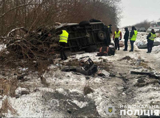 На Львівщині сталася смертельна ДТП: загинули 7 людей, ще 3 травмовані фото