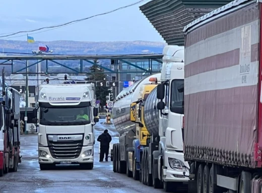 Знов блокада: Польські фермери поновили блокування фото