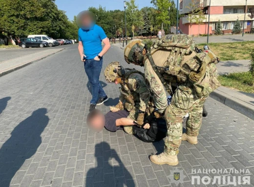 У Луцьку чоловік відкрив стрілянину по працівникам військкомату: його затримали фото