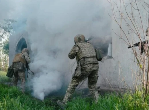 Сили оборони стабілізували ситуацію з наступом російських військ на півночі Харківщини, – Президент України фото