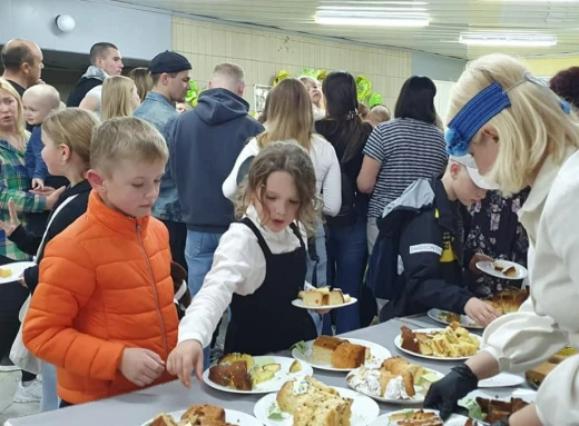 Святковий фестиваль Великодніх пасок у Палаці дітей та молоді фото