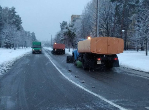 Славутич продовжує утримувати дороги в належному стані фото