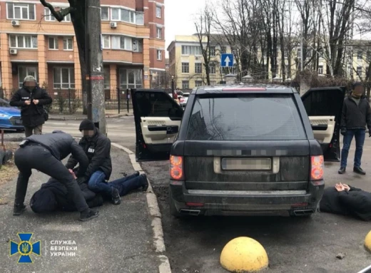 CБУ розкрила схему вимагання грошей від родичів військовополонених фото